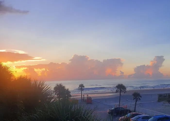 Beachside Bliss Ocean Views & Endless Fun Daytona Beach!